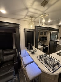 Building Photo - 6920 Riverland Dr