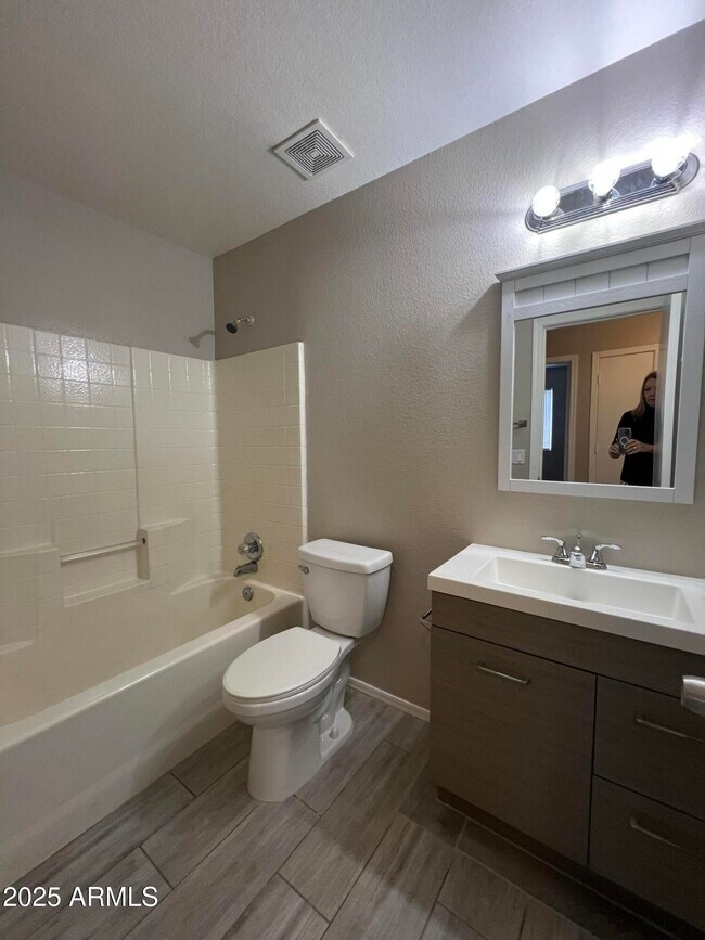 Building Photo - 8631 N 112th Ave