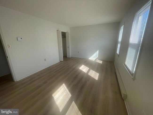 Building Photo - 209 Cross Keys Dr