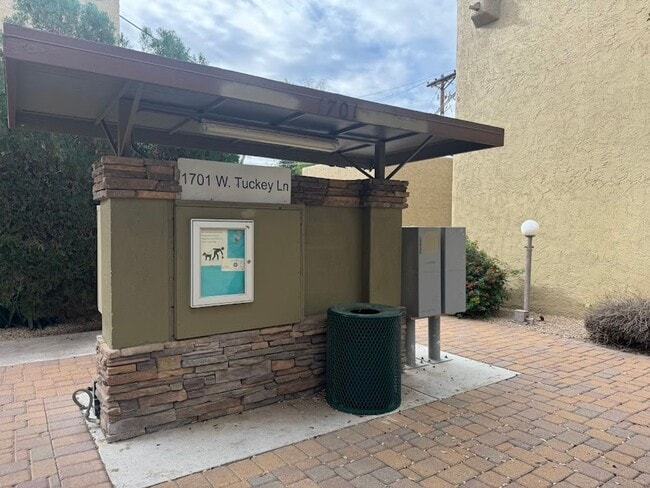 Building Photo - NOW OFFERING $400 OFF MOVE-IN COSTS Utilities Included – First Floor – In-Unit Washer/Dryer