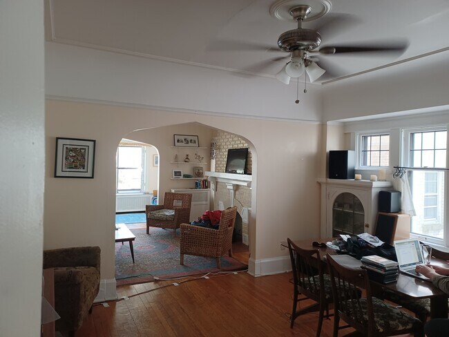dining room - 4013 N Prospect Ave