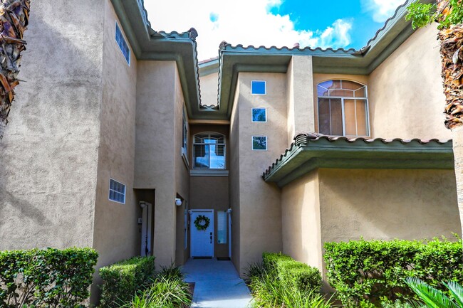 Building Photo - Guard Gated Summerlin 2 Bed Condo