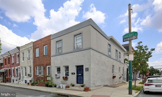 Building Photo - 1655 S Bancroft St