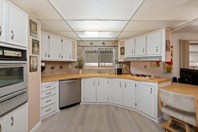 Building Photo - 73229 Adobe Springs Dr