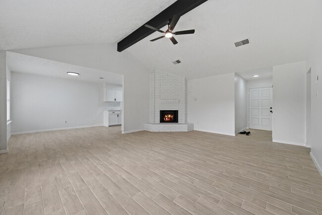 Building Photo - 7618 Breda Dr