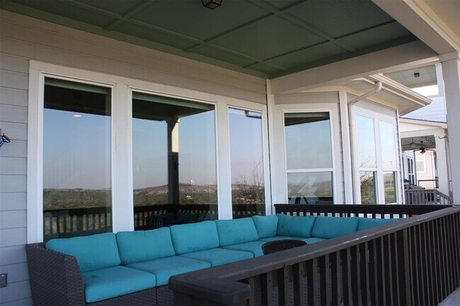 Building Photo - 393 Dayridge Dr