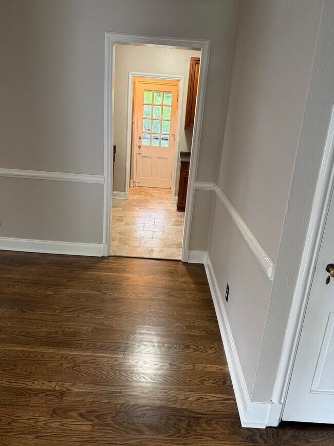Building Photo - 3 BR/1BA | Newly Renovated Single Family Home | 1-Car Garage Parking | Patio in backyard!