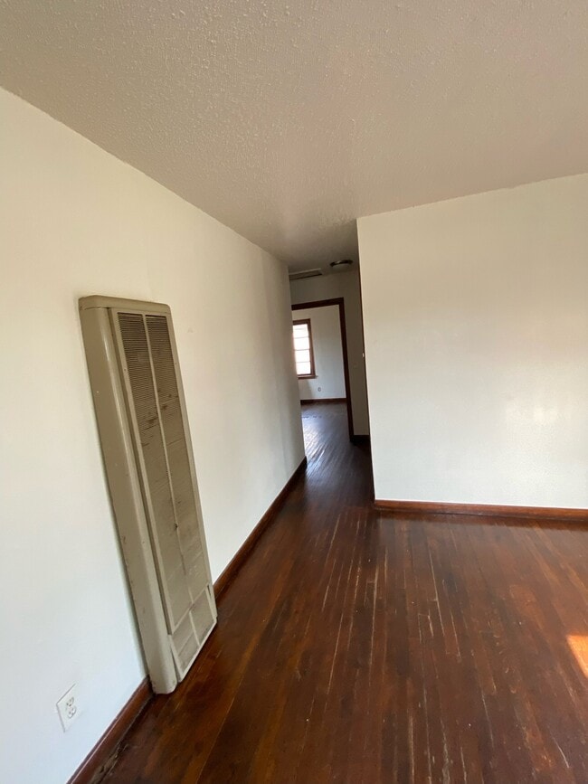 Building Photo - 4216 Garland Ave