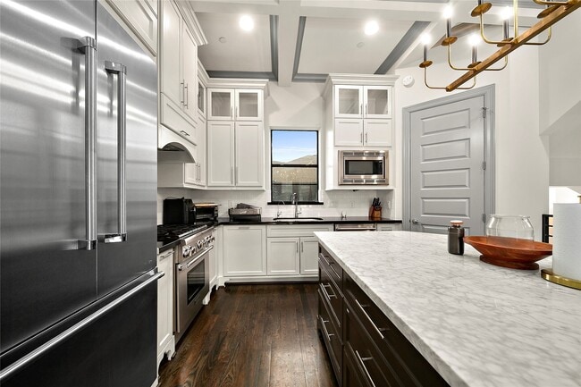 Building Photo - 2905 Bering Dr