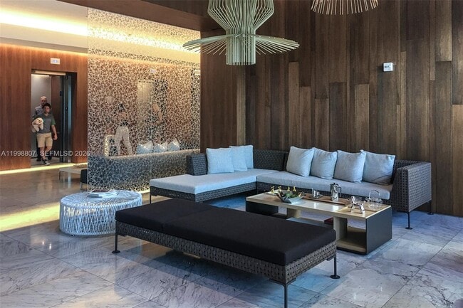 Building Photo - 68 SE 6th St