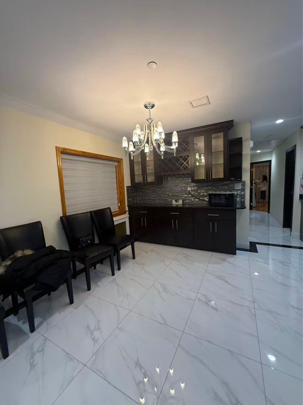 Building Photo - 120-13 9th Ave