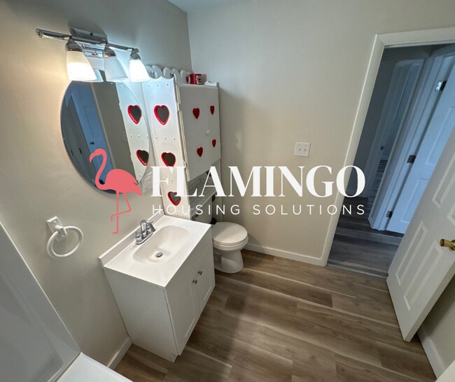 Building Photo - 2031 Suman Ave