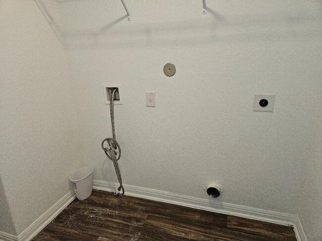 Building Photo - 18412 Speculator Ln