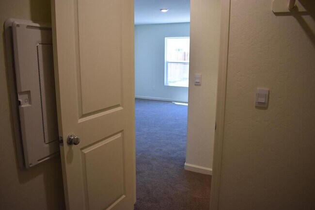 Building Photo - 4041 Bayonet Dr