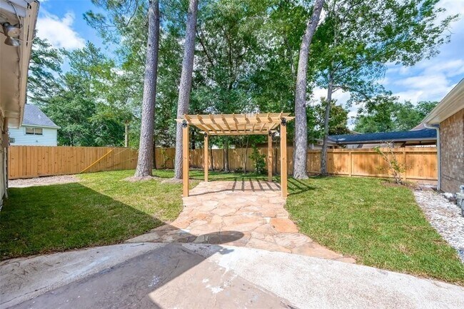 Building Photo - 3918 Stillview Dr