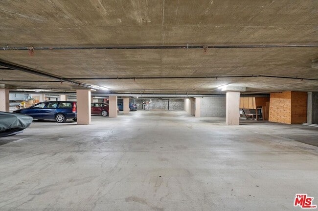 Building Photo - 1650 Veteran Ave