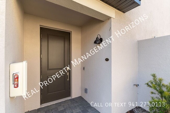 Building Photo - 5628 Summit Point Cir