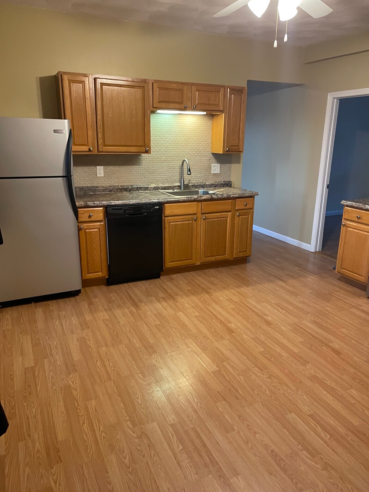 Building Photo - 42 Pond St