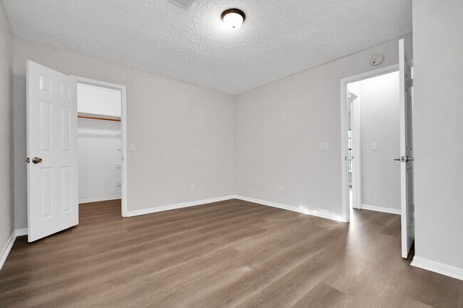 Building Photo - 8823 High Haven Dr