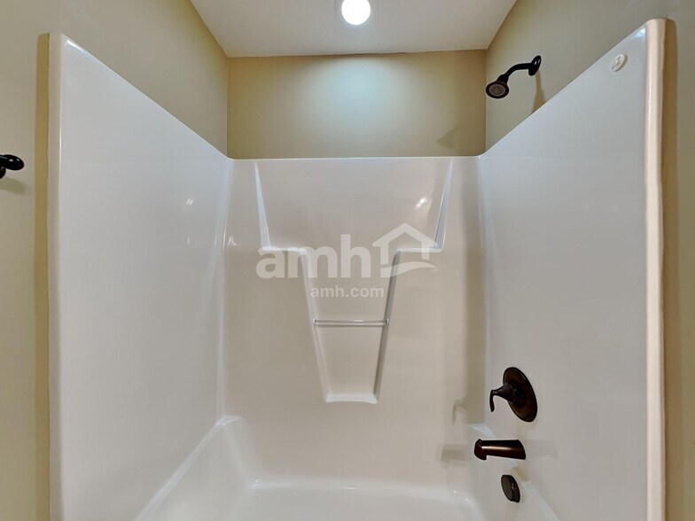 Building Photo - 107 Anderby Dr