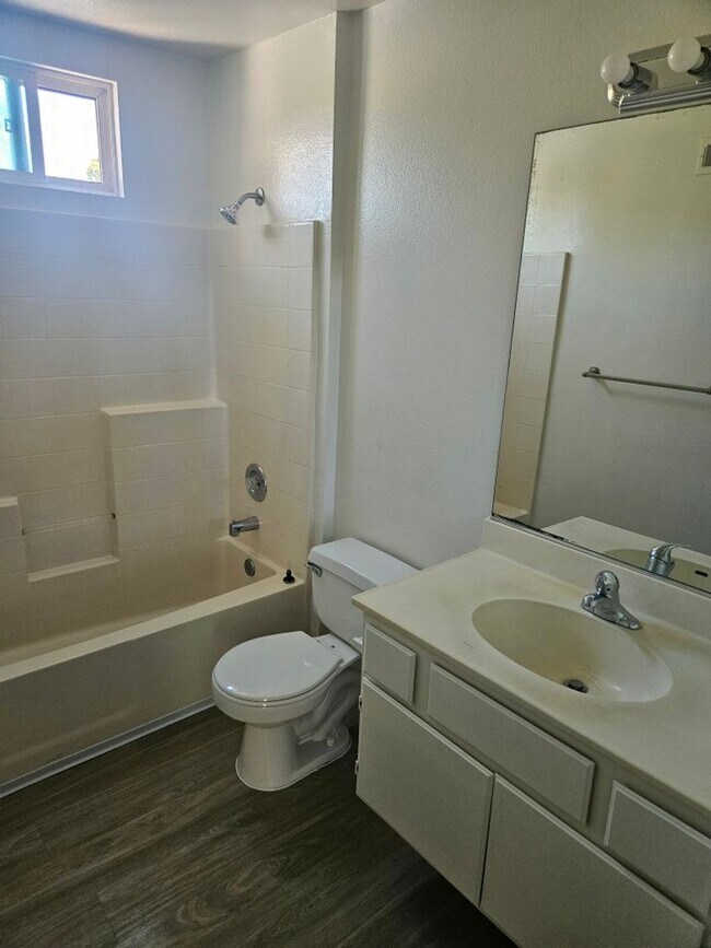 Building Photo - 3 Bedroom - 2.5 Bathroom home in Woodwind at Discovery Hills