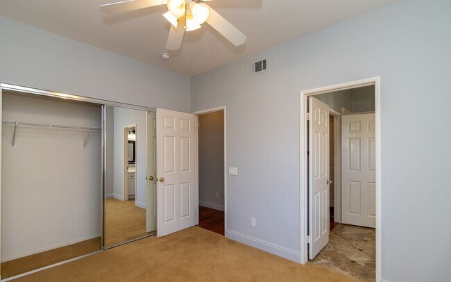 Building Photo - Spacious 6 Bedroom Home With Huge Backyard!