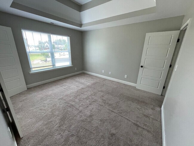 Building Photo - 96 Castlebay Dr