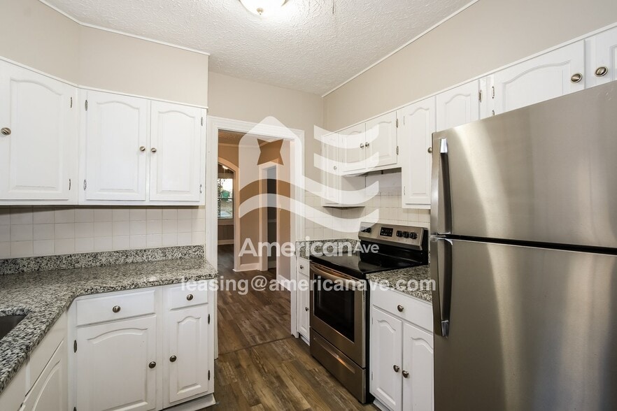 Building Photo - 426 Hampton Ave NW