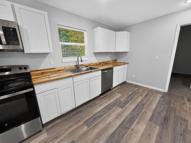 Building Photo - 5316 Godas Cir