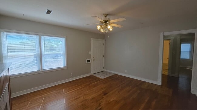 Building Photo - Charming & Affordable 2-Bedroom Home – Ready for Move-In!