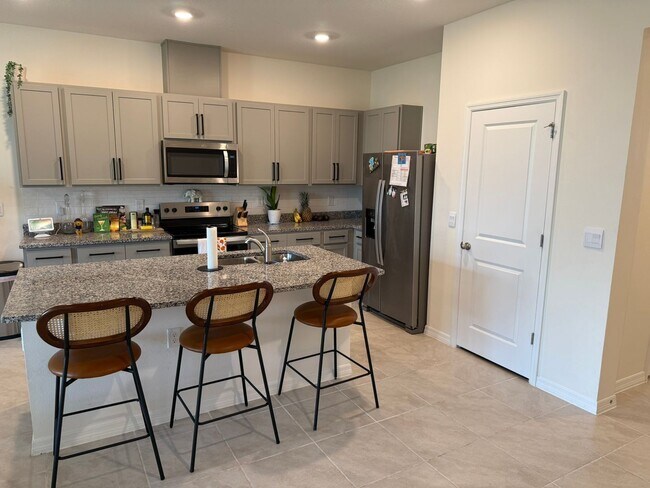 Building Photo - 641 Preston Cv Dr