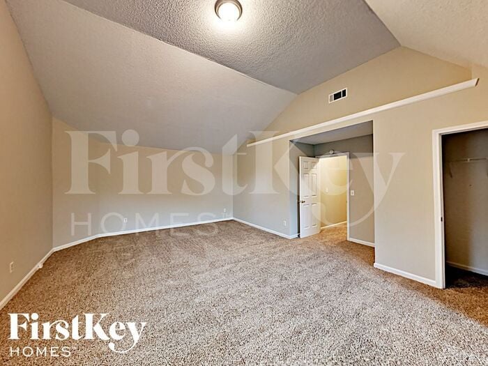 Building Photo - 10697 Tara Village Way