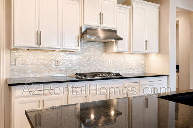 Building Photo - 9742 Thatcher Ave