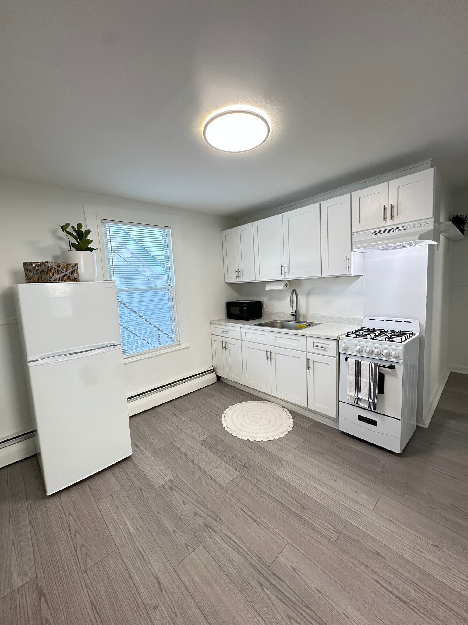 Building Photo - 176 Pearl St