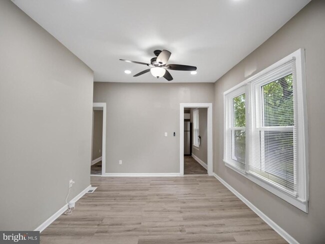 Building Photo - 6008 Addison Rd