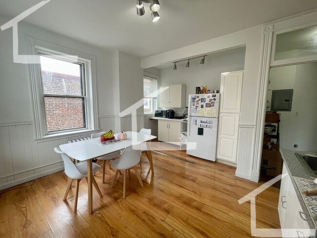 Building Photo - 9/1 Oversized 5BR near BU, Longwood, Kenmo...