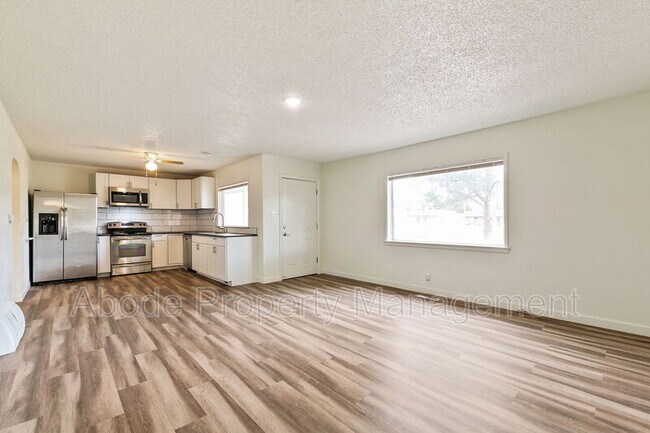 Building Photo - 3303 W County Rd 54G