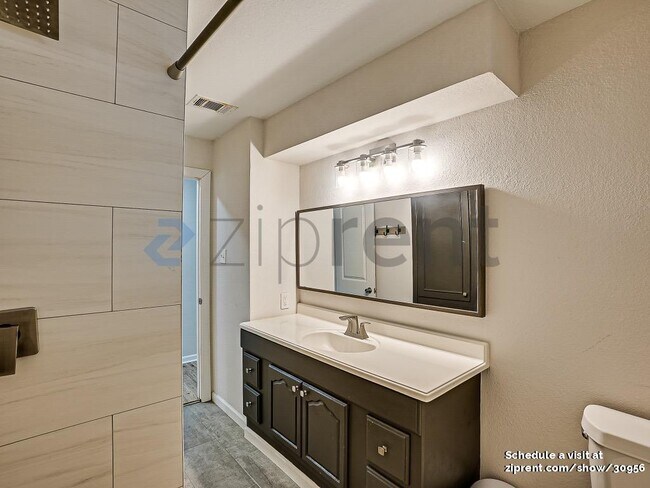 Building Photo - 8826 Bruton Rd