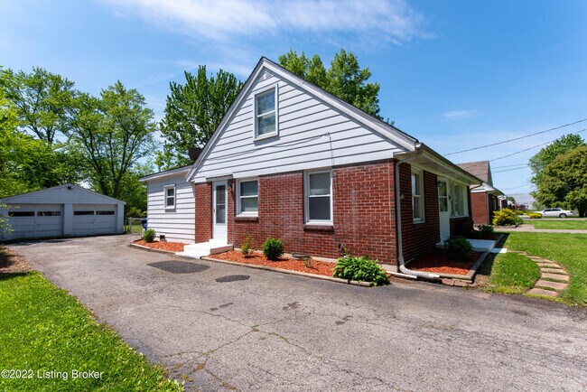 Building Photo - 1008 Meadow Hill Rd