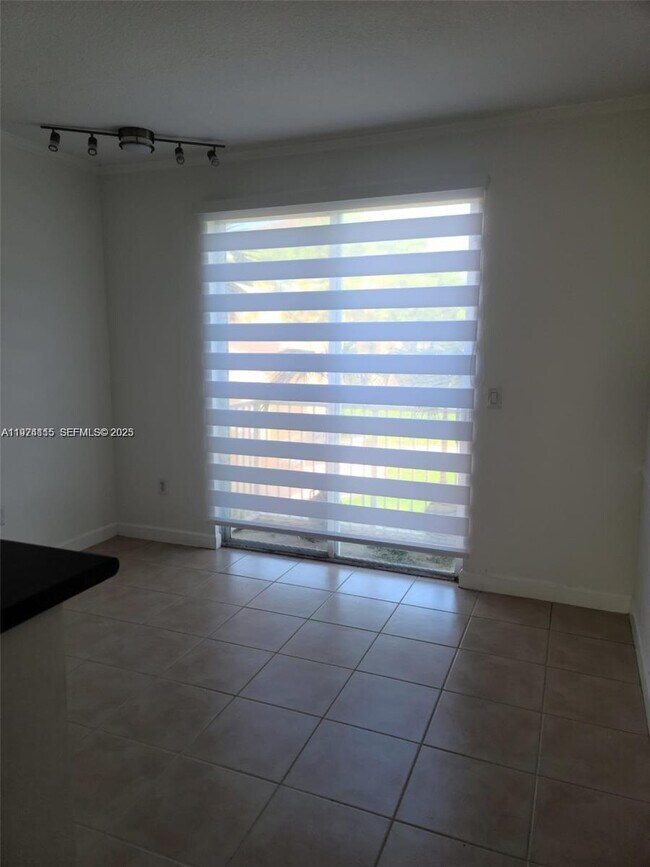 Building Photo - 17650 NW 73rd Ave