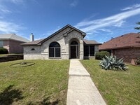 Building Photo - 1005 Chelsea Dr