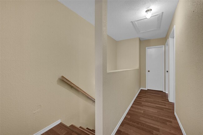Building Photo - 8405 Wilcrest Dr
