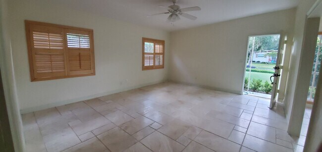 Building Photo - 1423 Oneco Ave