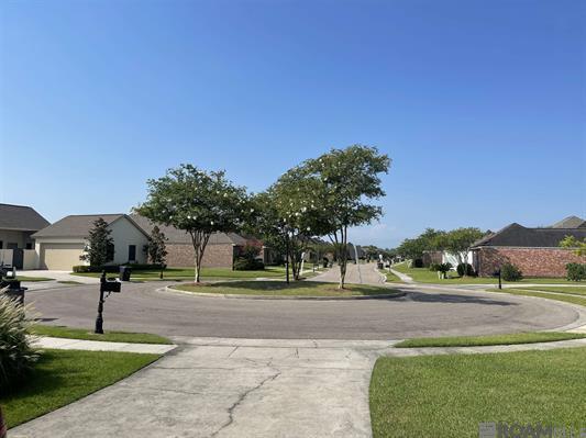 Building Photo - 11279 Hillpark Ave