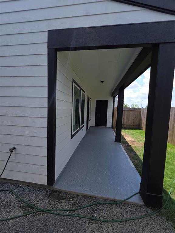 Building Photo - 3013 La Latina Dr