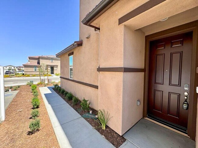 Building Photo - 31799 Woodbank Wy