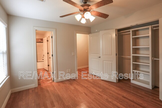 Building Photo - 3505 SW Cranbrook Ave