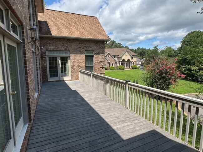 Building Photo - South AVL - Grand Residence in The Cotswol...