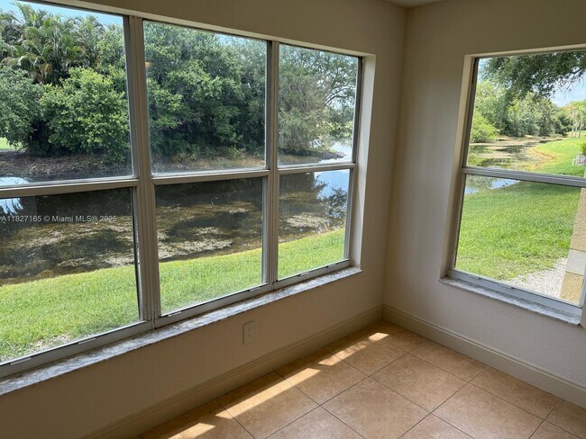 Building Photo - 457 Vista Isles Dr