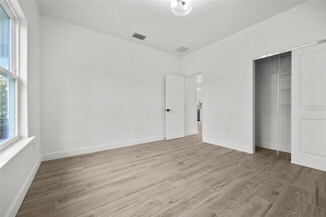 Building Photo - New Construction 3/2 in Bronson